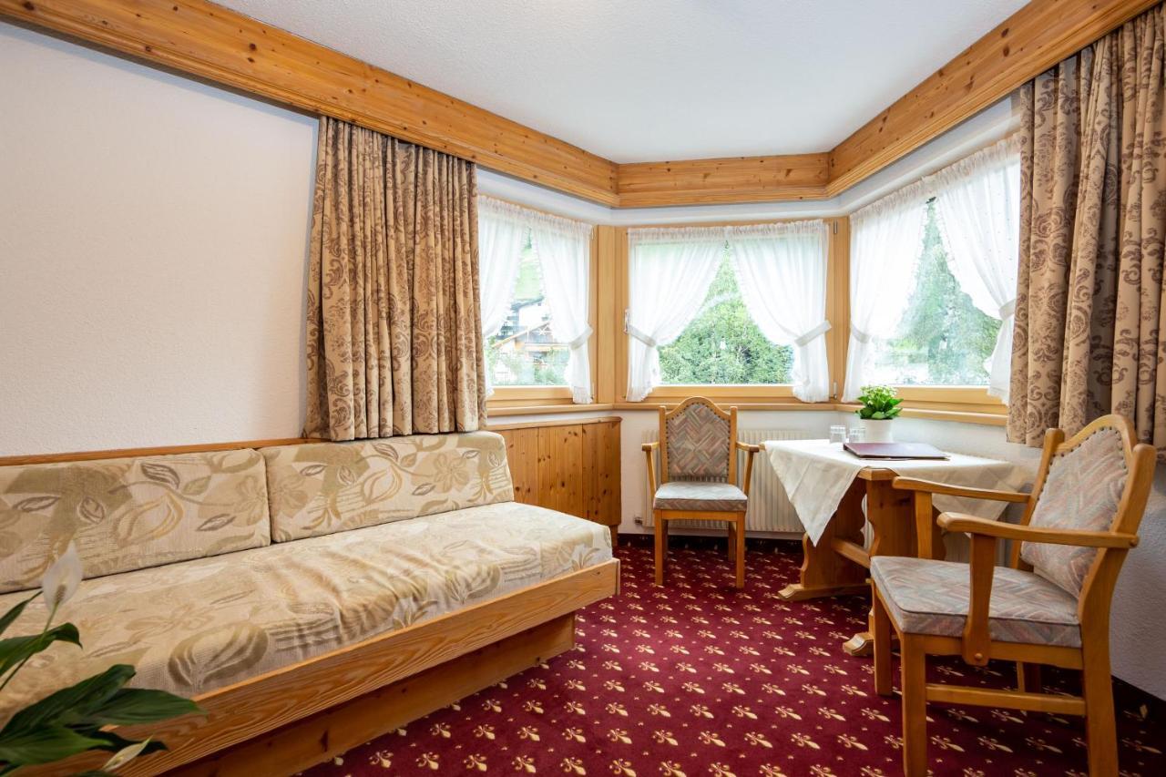 Hotel Garni Tyola イシュグル エクステリア 写真