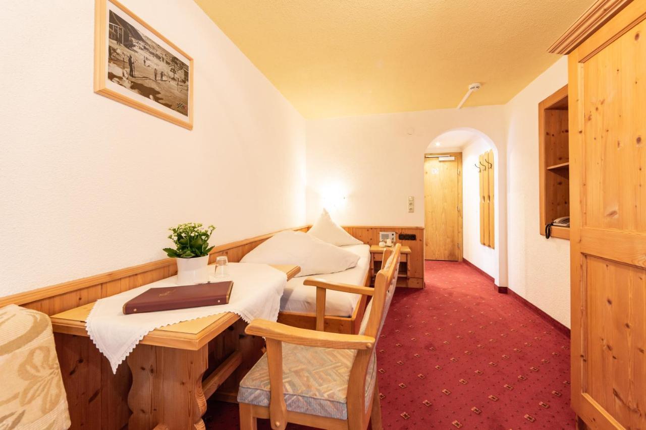 Hotel Garni Tyola イシュグル エクステリア 写真