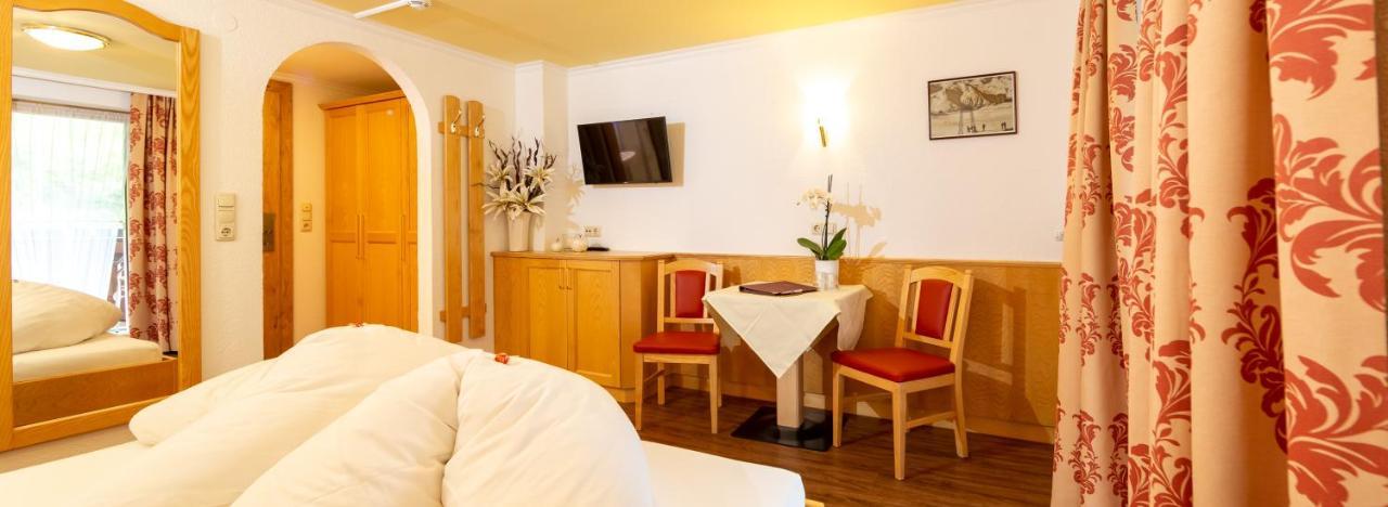 Hotel Garni Tyola イシュグル エクステリア 写真
