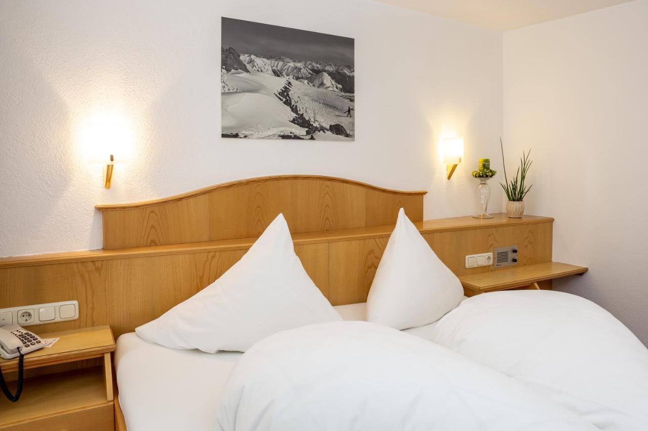 Hotel Garni Tyola イシュグル エクステリア 写真